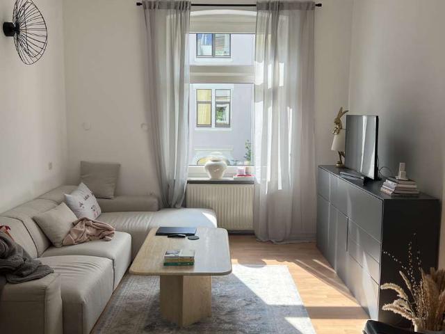 2 Zimmer Altbau Wohnung in Unterbilk mit Balkon