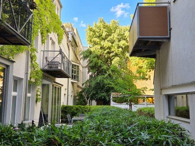 2 Zimmer Altbau Wohnung mit Indoorpool SPA