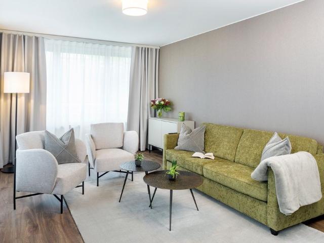 2 Zimmer Apartment Suite möbiliert in Cham Zug, Papieri Areal