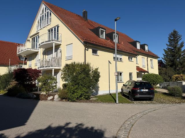 2 – Zimmer – Balkon – EBK – TG