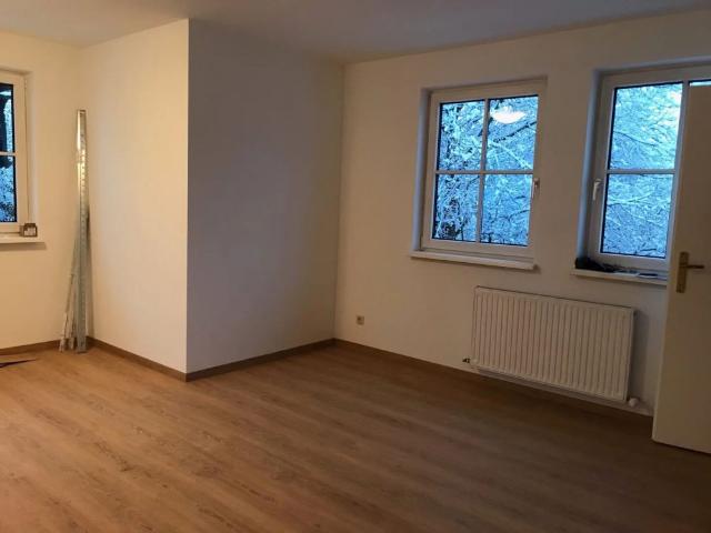 2 ZIMMER BALKON WOHNUNG MIT TIEFGARAGE