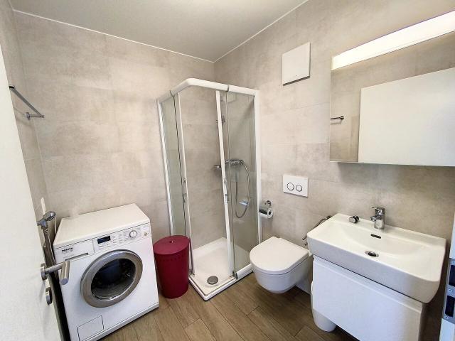 2 Zimmer Dachgeschosswohnung mit Terrasse, möbliert