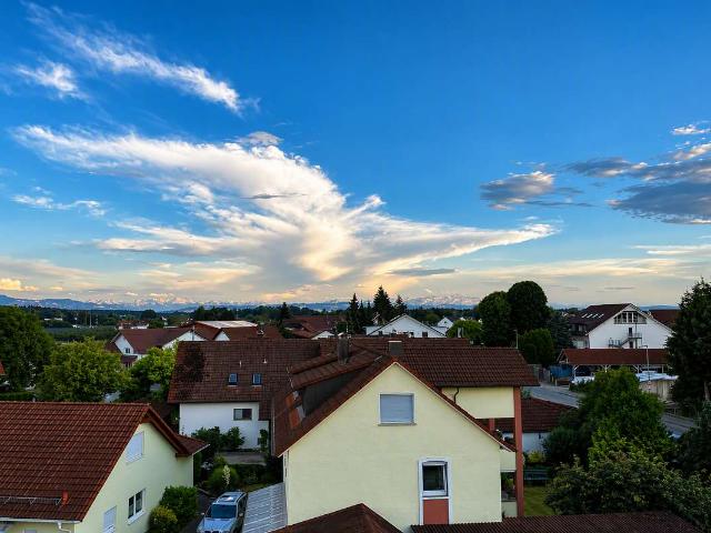 2 Zimmer Dachgeschosswohnung mit Tiefgarage in Meckenbeuren mit Alpenblick