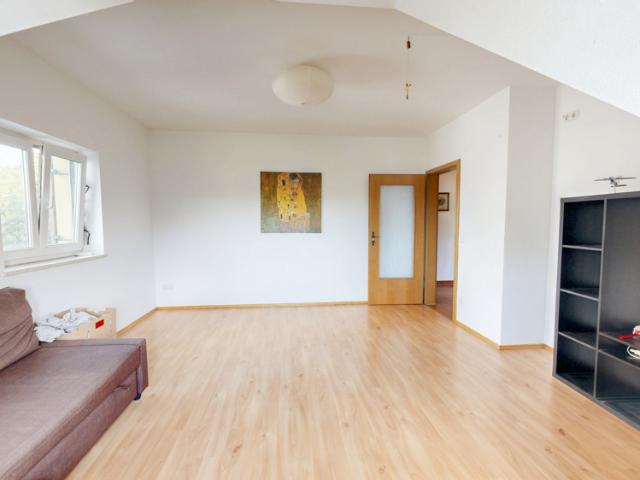 2 Zimmer Dachgeschosswohnung mit Balkon