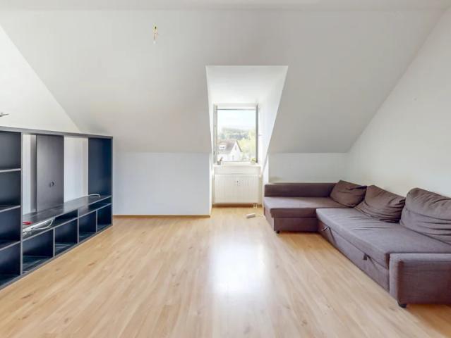 2 Zimmer Dachgeschosswohnung mit Balkon