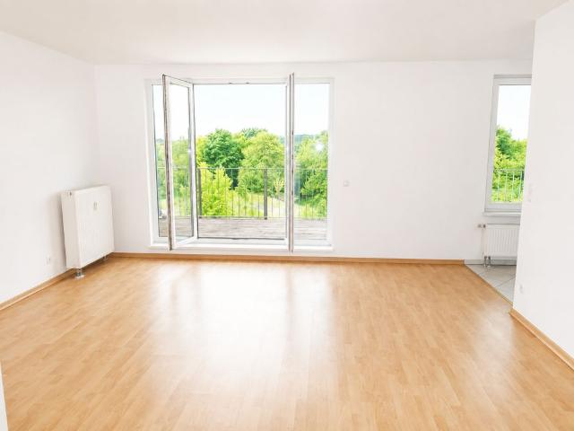 2 Zimmer Dachgeschosswohnung mit Dachterrasse und unverbaubarem Parkblick in Glienicke/Nordbahn