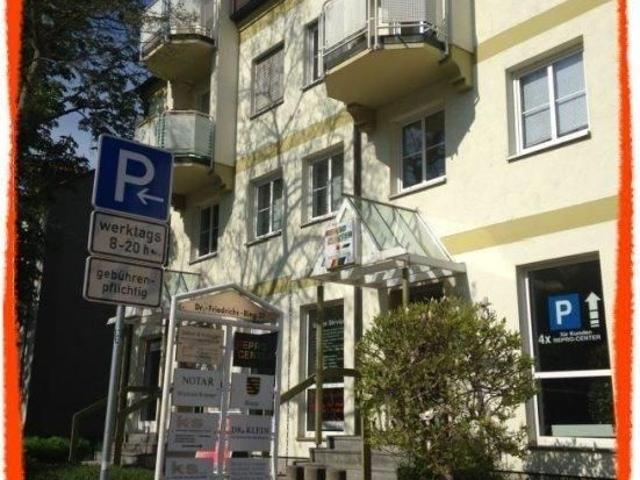 2 Zimmer Dachgeschosswohnung mit EINBAUKÜCHE in Zwickau Zentrum zu vermieten!