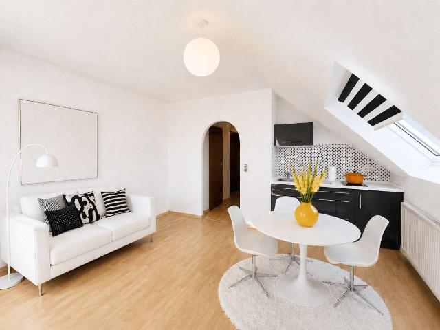 2 Zimmer Dachgeschosswohnung mit Loggia und TG Stellplatz
