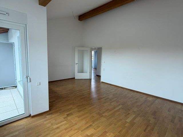 2 Zimmer Dachgeschoss Seniorenwohnung ab 60 Jahren in der Fürther Südstadt