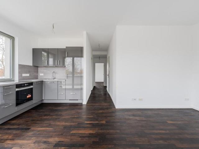 2 Zimmer Dachgeschoss Wohnung, 4. OG, 50,65 m², EBK, Tiefgarage, Fahrstuhl, Kladow