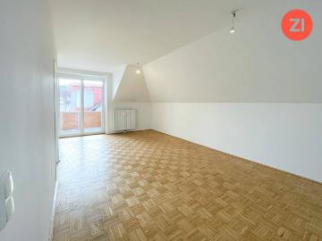 2 Zimmer Dachgeschoss Wohnung inkl. Loggia und Tiefgaragen Parkplatz