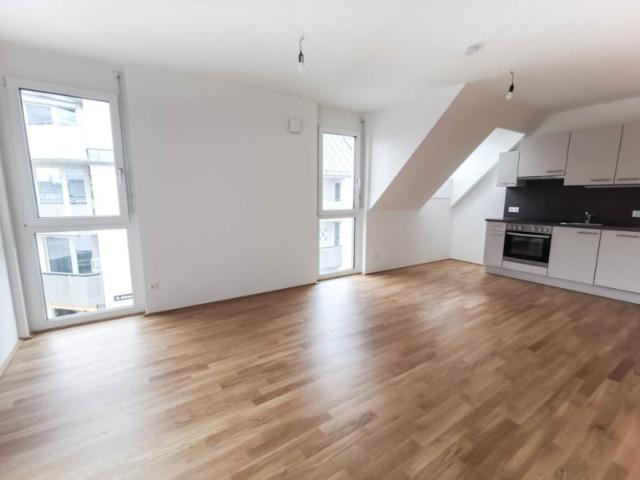 2 Zimmer Dachgeschoß Wohnung mit Balkon – in 1230 Wien!
