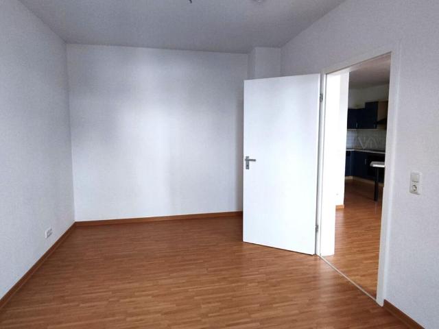 2 Zimmer Dachgeschoss Wohnung mit Einbauküche!