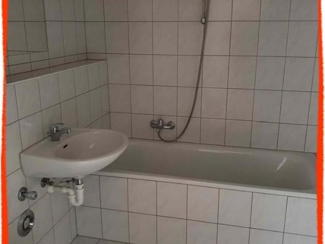 2 Zimmer Dachwohnung in beliebter Grünlage günstig zu vermieten!