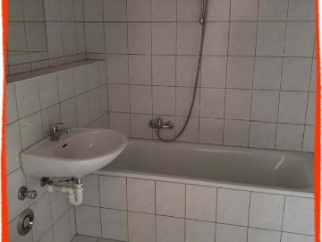 2 Zimmer Dachwohnung in beliebter Grünlage günstig zu vermieten!