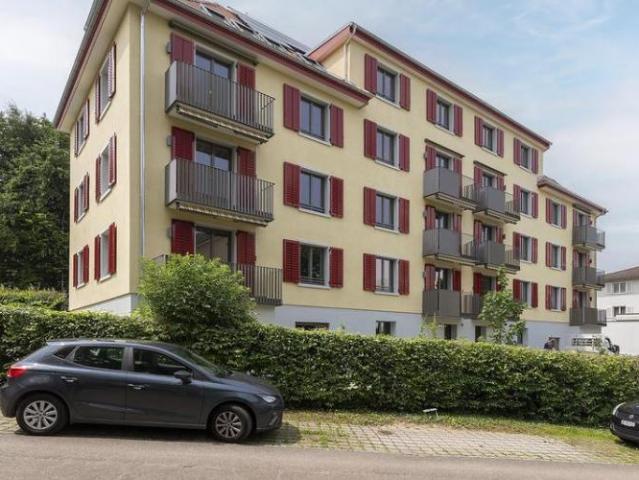 2 Zimmer Dachwohnung mit Quartiercharakter