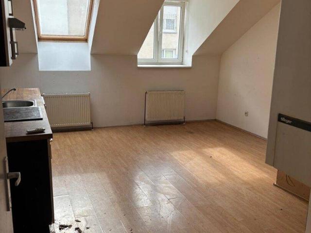 2 Zimmer DG Wohnung mit Balkon und Klimaanlage in 1150 Wien, 58m² Wohnfläche!