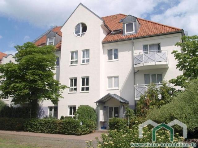 2 Zimmer DG Wohnung mit Balkon und Wannenbad