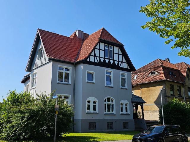 2 Zimmer DG Wohnung Modern Renoviert