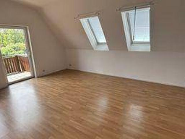 2 Zimmer Dachgeschoss Wohnung