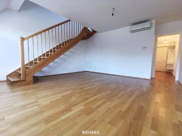Mittendrin, anstatt nur dabei. 2 Zimmer im 9. Bezirk. DG
