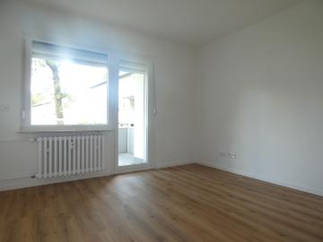 2 Zimmer EG Wohnung mit Balkon gesucht? Erstbezug nach Sanierung!