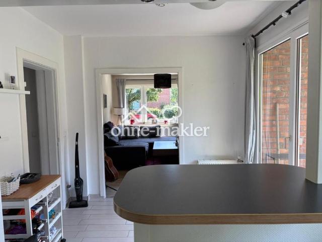 2 Zimmer EG Wohnung mit großer, eingewachsener Westterrasse & Einbauküche in Finkenwerder