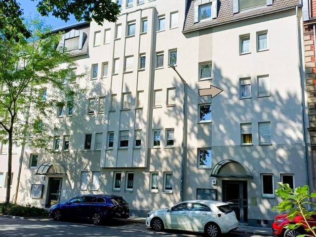 2 Zimmer Eigentumswohnung mit Loggia in gepflegter Wohnanlage in Fürth Weststadt