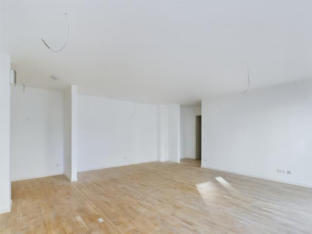 2 Zimmer Erdgeschosswohnung leerstehend