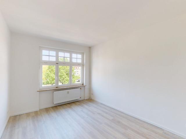 2 Zimmer Erdgeschosswohnung mit EBK