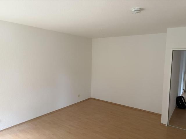 2 Zimmer Erdgeschosswohnung mit kleiner Terrasse, neuer Einbauküche, Kellerraum in Augustfehn/ Ammerland