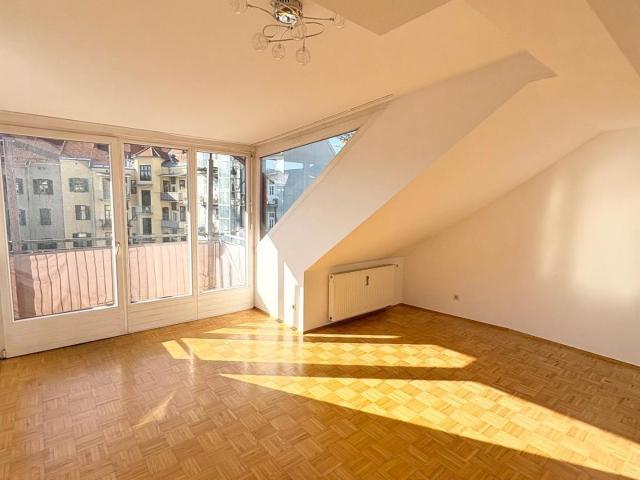 2 Zimmer Erstbezug nach Sanierung mit Balkon Provisionsfrei!