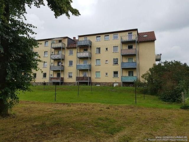 2 Zimmer Etagenwohnung, ruhige Wohnlage, mit Balkon in Halsbrücke