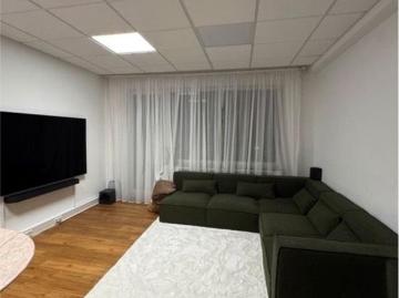 2 Zimmer frei, ideal für Studenten WG