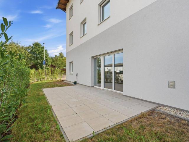 2 Zimmer Gartenwohnung mit Terrasse und großem Bad in Reichenau
