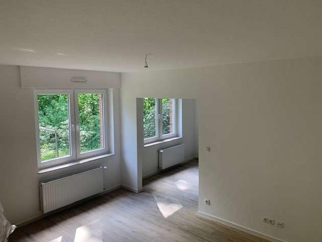 2 Zimmer Hochparterre Wohnung im Grünen