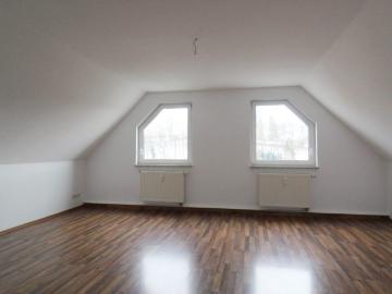 2 Zimmer im Dachgeschoß