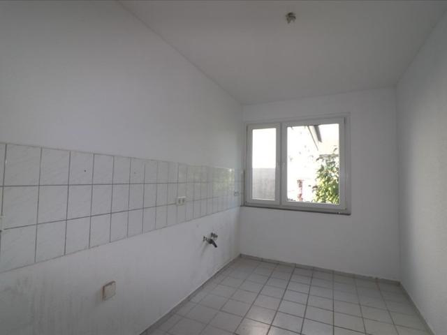 2 ZIMMER IM ERDGESCHOSS MIT BALKON * im Sechsfamilienhaus, DU Rheinhausen, Augustastr.