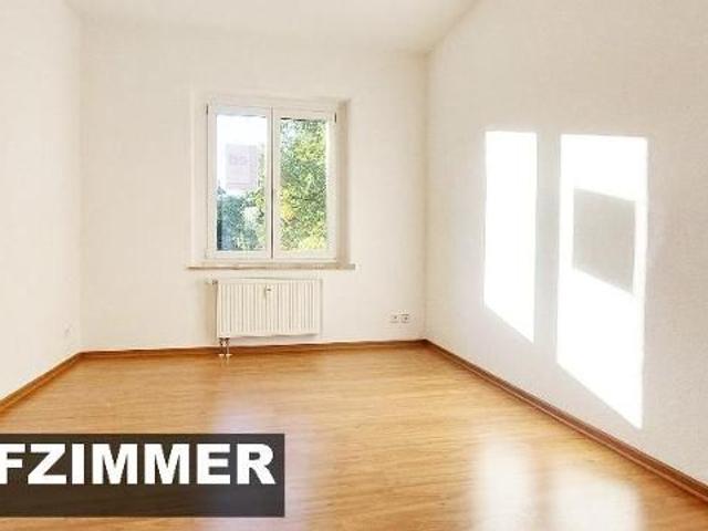 2 Zimmer im grünen mit Balkon