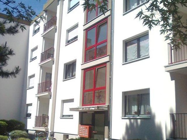 2 Zimmer, Küche, Bad, Loggia, Garage, 3.OG mitte