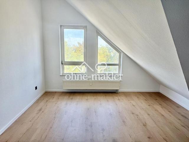 2 Zimmer Maisonette mit Blick ins Grüne und zum See, frisch renoviert, 42 qm, TG Stellplatz