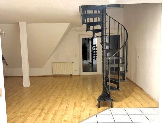 2 Zimmer Maisonette Wohnung mit eigenem Garten und Extra