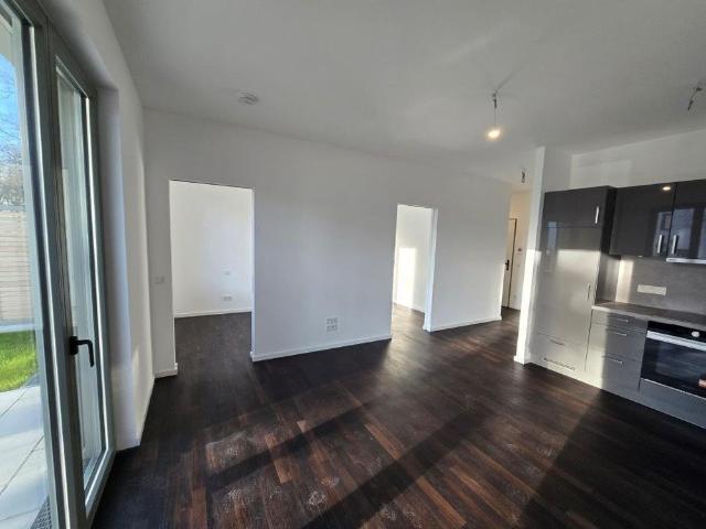 2 Zimmer Mietwohnung, 46,67 m², 1. OG, EBK, Balkon, Fahrstuhl, Tiefgarage, Keller, Kladow