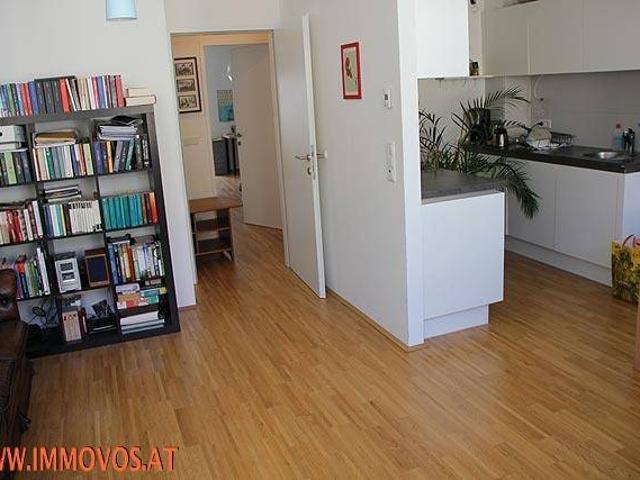 2 ZIMMER MIETWOHNUNG BAUJAHR 2010 MIT BALKON UND GARAGE !