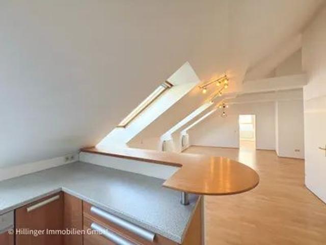 2 Zimmer Mietwohnung beim Bahnhof Floridsdorf | 72 m² DG Wohnung, 2 Zimmer, sofort beziehbar