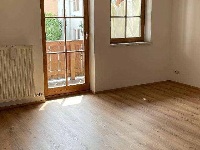 2 Zimmer Mietwohnung in zentraler Lage mit Südbalkon