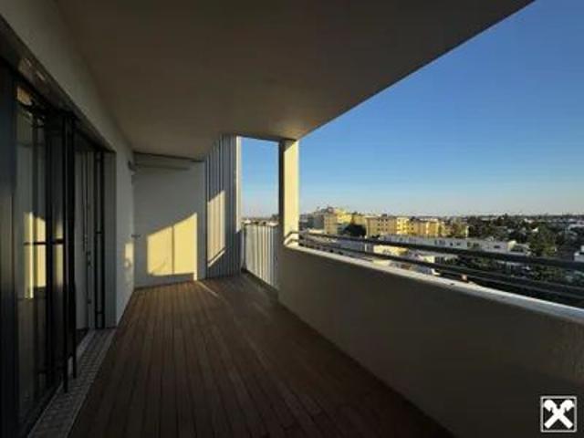 2 Zimmer Mietwohnung mit Loggia, Weitsicht, Parkplatz