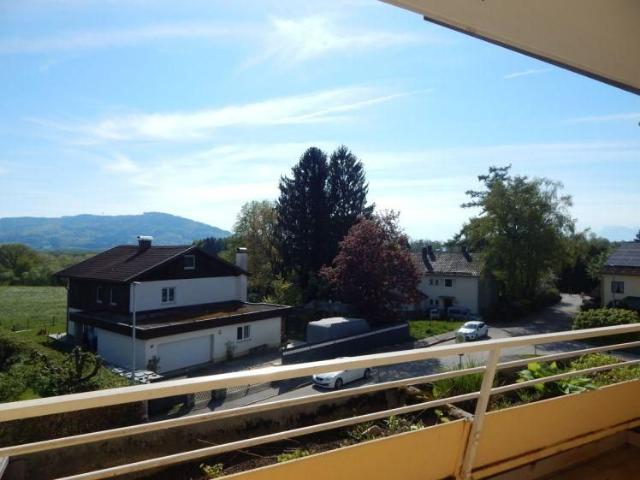 2 Zimmer Mietwohnung mit schönem Bergblick in 83410 Laufen frei ab 01.09.2026 Aufzug vorhanden