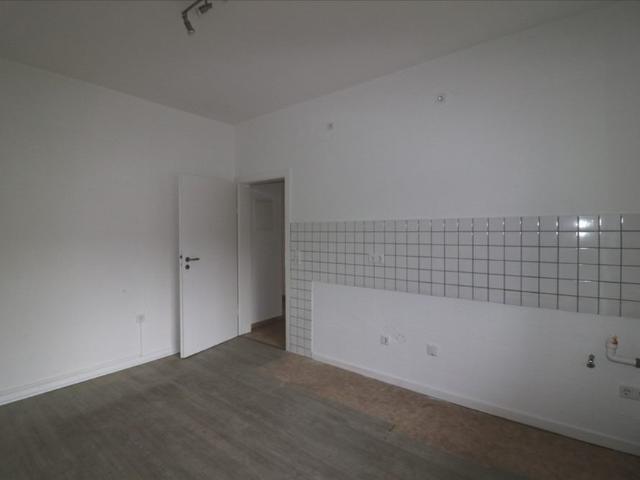 2 Zimmer mit Balkon für Stadtmenschen! Urban wohnen in Krefeld Inrath, Hülser Straße