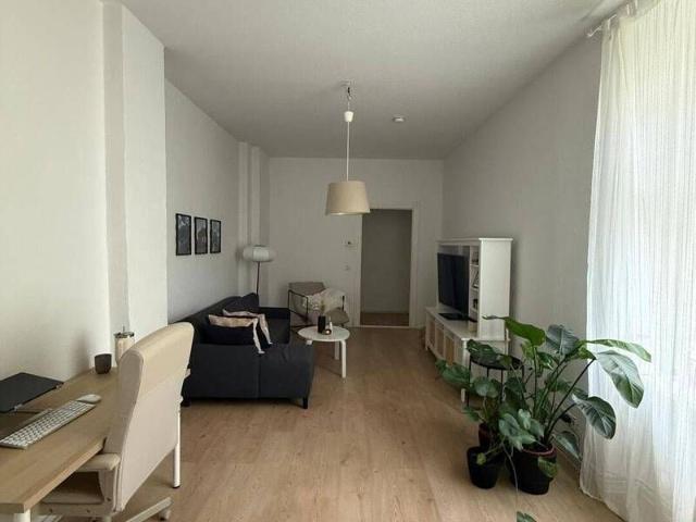 2 Zimmer mit Balkon in Berlin Reinickendorf, teilmöbliert
